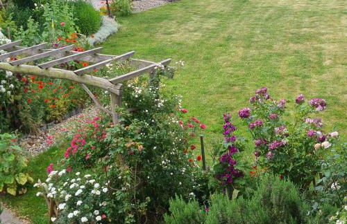 Haus Rosengarten- Ruhige Ferienwohnungen im Grünen - Foto 70