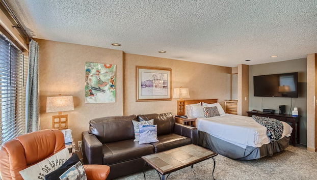 Downtown Breck Ski In Ski Out! Walk to Everything - Foto 5, Habitación