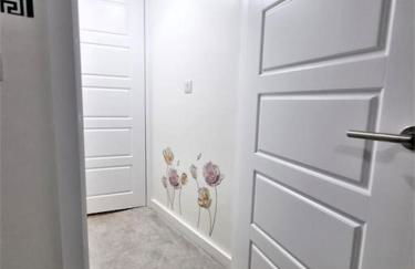 16A Ground floor setup for your most amazing relaxed stay Free Parking Free Fast WiFi - Foto 18