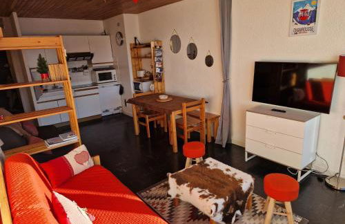 Résidence LES CHAMOIS - aux pieds des pistes de Chamrousse - Foto 9