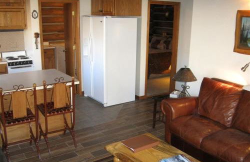 Rocky Mountains Nature Escape: Amazing Log Cabin with a Hot Tub in Darby, MT - Foto 16