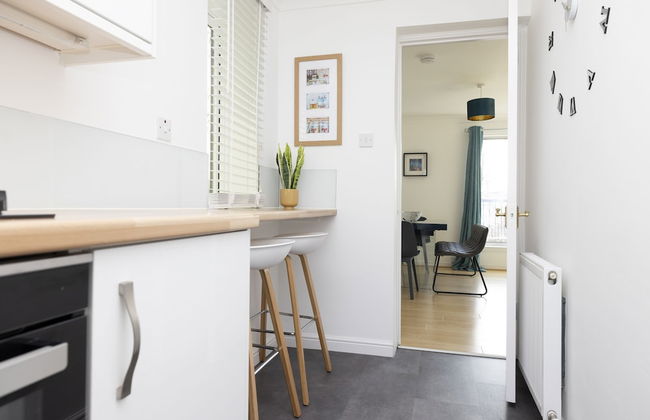 JOIVY Bright 3-Bed Flat Overlooking The Clyde - Foto 13