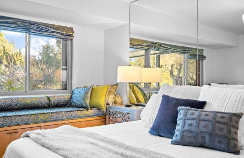 Nature-Inspired Stay with Pool, Fire Pits and More - Foto 30