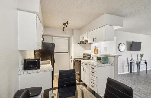 The Landry 178 Spacious and Cozy 2 Bedroom 1bth - Foto 3