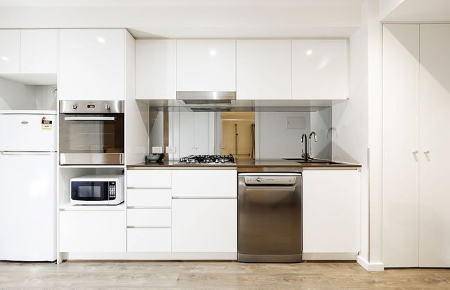 RNR Serviced Apartments North Melbourne - Photo 11