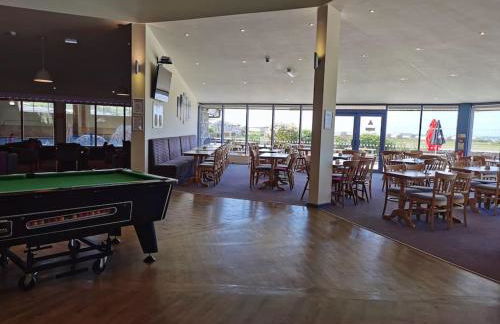 Hiking in Snowdonia? Sea, beach and mountains view - Photo 57