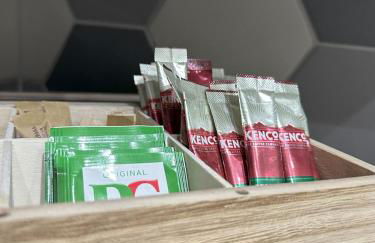 Stylish City Retreat with Views & Court Yard - Foto 21