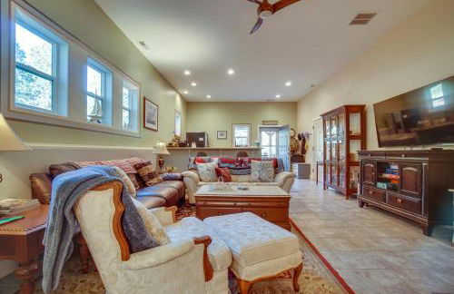 Cascade Cabin Hideaway with Views, half Mi to Lake - Foto 9