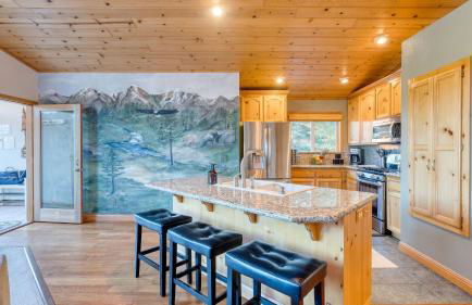 Golden Summit by AvantStay Stunning Secluded Cabin w Access to Tahoe Donner - Foto 15