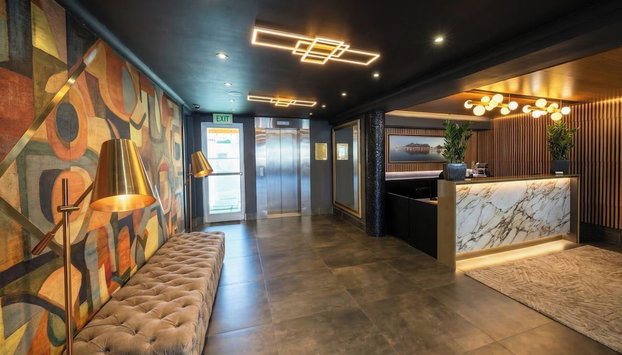 First Group Mount Sierra - Foto 2, Receção