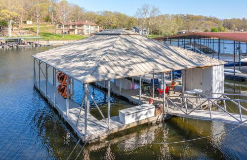 Waterfront Sunrise Beach Rental with Private Dock - Foto 28