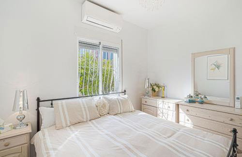 Sunny Poolside Stay in Busot - Foto 5