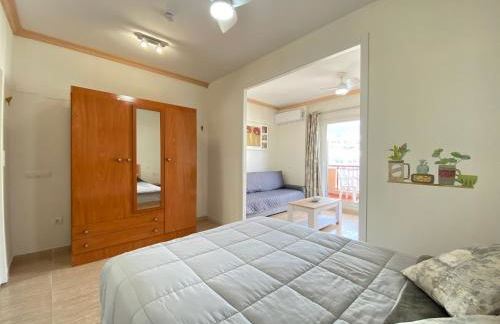 Fuengirola Holiday Apartment w/Balcony View & Pool - Photo 13