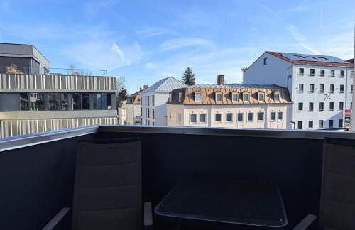 VYLD Fuchs Suite - Urban, Aufzug & Balkon - Foto 7