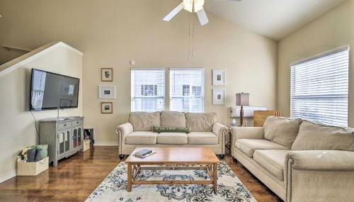 Walk to Lake Family Gem with Pool Access in Afton - Foto 3