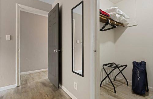 Cozy2bd Aurora Chgolnd Freeparkg Sleeps6 FreeWI-FI - Foto 18