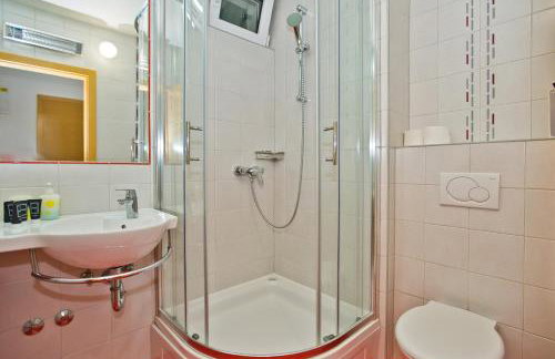 Island Hvar Seaside Villa Levanda with Beach, Pool & Seaview - Photo 24