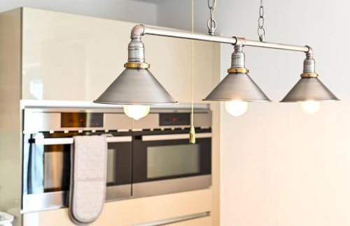 Stylish 2 bed 2 bath apt in Wembley - Foto 9