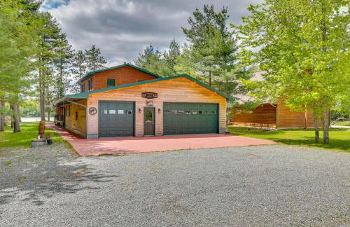 Gorgeous Lake Arbutus Getaway with Dock and Boat House - Foto 37