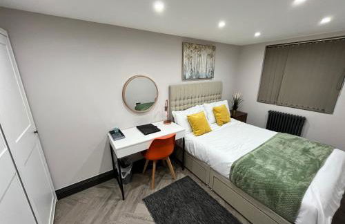 Fabulous 3 Bed Apartment - Near Excel - Sleeps 6 - 8 - Photo 7