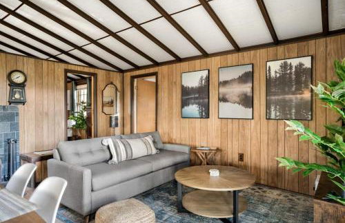 Secluded Cabin Hot Tub, Huge Deck, Fire Pit, WiFi - Foto 7