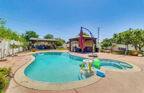 Game Room, Pool! Family Home 25 Mi to Disneyland - Foto 1