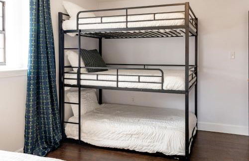 Styled, cozy residential retreat near town center - Foto 18