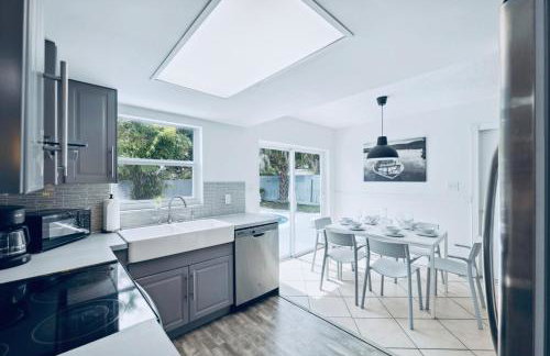 2BR Home with Private Pool, Fire Pit and Grill - Foto 35