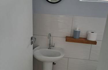 Casa nova com 3 quartos, equipada com Ar Condicionado, TV, Internet e Área de Lazer Completa - Boiçucanga - Foto 18