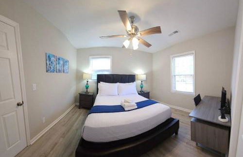 Chic Oasis: 3BR, 2BA, Private Deck - Foto 5