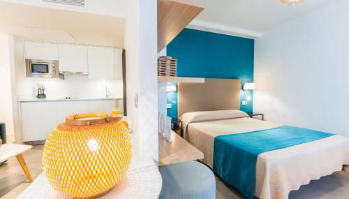 Debambú Larios - Photo 2