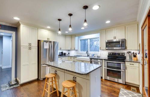 Lakefront Butler Home with Hot Tub and Fire Pit! - Foto 8