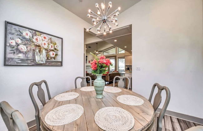 Upscale 5BR Home on Lake Travis With Hottub & Lake Views - Foto 11