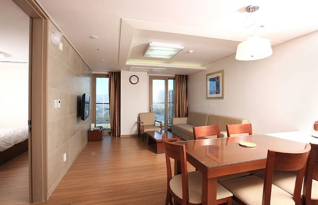 High1 Condominium - Photo 3