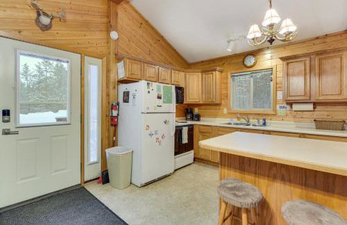 Woodland Cabin with Fishing, ATV and Snowmobile Trails - Foto 9