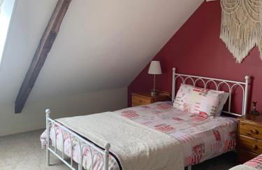 Brittany Countryside Retreat 3 Bedrooms Sleeps 6 Pet Friendly Heated Swimming Pool Free Wifi - Foto 25