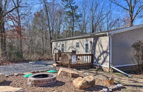 Lakefront Greers Ferry Cabin with Covered Boat Slip! - Foto 25