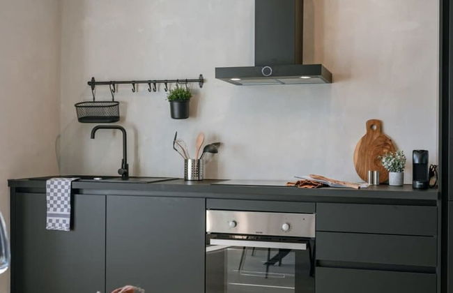 Industrial Apartment With Terrace in Antwerp - Photo 2