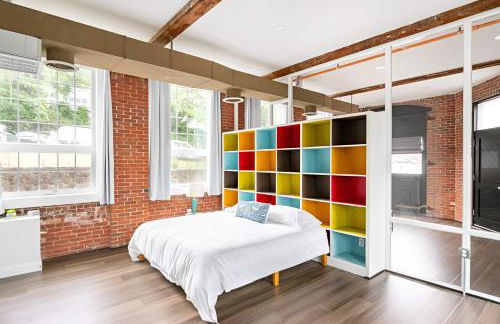 Jennifer's Historic Loft Glass Bedroom - Foto 13