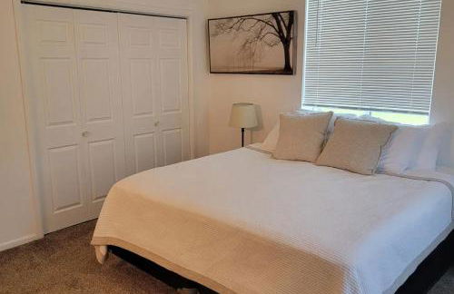 Charming Chalet Close to GNP, Downtown & Game Room! - Foto 57