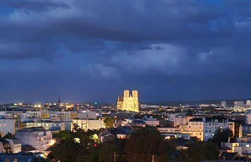 Reims Center Cathedral View - Foto 12