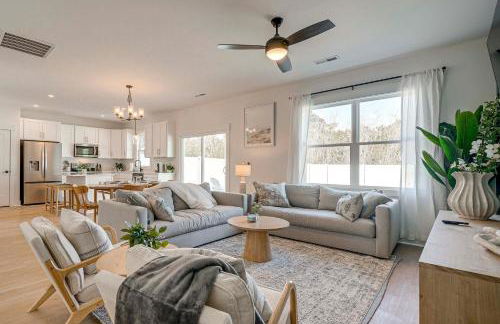 4 Mi to Surf City Beaches! Family Coastal Retreat - Foto 1