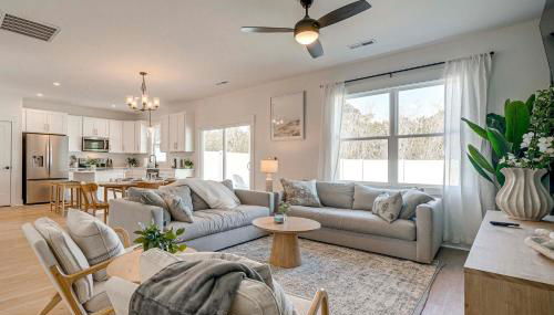 4 Mi to Surf City Beaches! Family Coastal Retreat - Foto 1