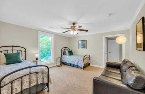 The Wexford French Chateau w Pool - Photo 69