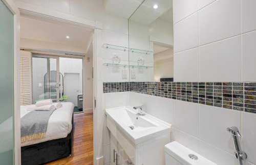 Belgravia Luxe Modern 2BR Steps from Harrods - Foto 25