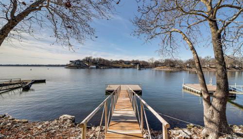 Lakefront Family Home with Dock and Views in Vinita! - Foto 2