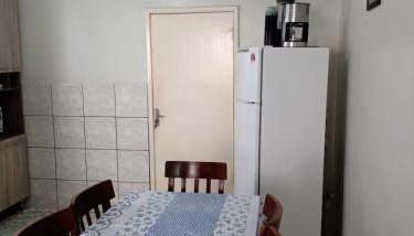 Apartamento na Praia de Enseada - Foto 3, minibar