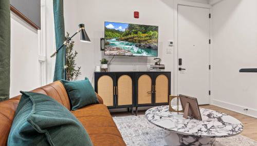 Old City-New Building Charm-Walk to Everything! - Foto 2, Other