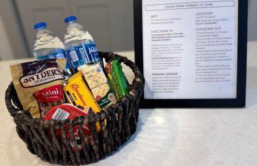 Beautiful Condo on Riverwalk King Suite w Free Parking Pet Friendly Centrally Located on the Riverwalk - Foto 11