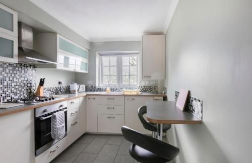 The Green Views Apartment Contractors, Families, Travel - Foto 9